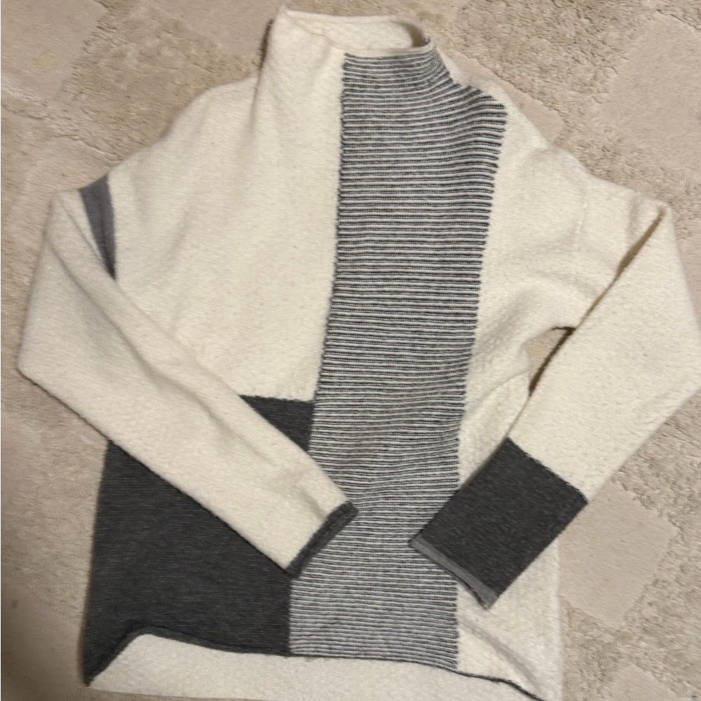 Cyrus White and Gray Colorblock Turtleneck Sweater